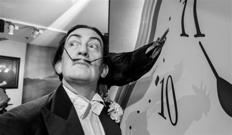 Salvador Dalí quem foi vida obras importância Brasil Escola