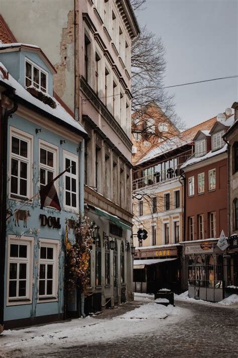 Empty Town Street in Winter · Free Stock Photo