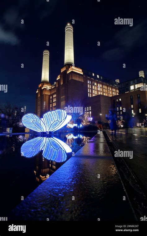 Battersea Power Station At Night London Uk Stock Photo Alamy