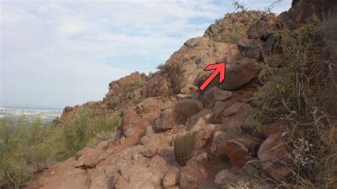 Camelback Mountain Hike - Cholla Trail - HikingGuy.com