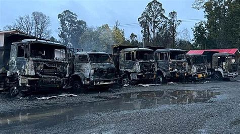 Ataque incendiario en Biobío Desconocidos queman cuatro maquinarias y