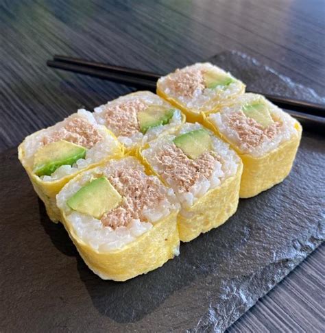 Egg Roll Thon Cuit Mayo Avocat Thai Sushi Club