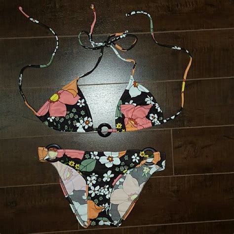 Flower Power Nwot Beautiful Floral Print String Bikini Bring Detail