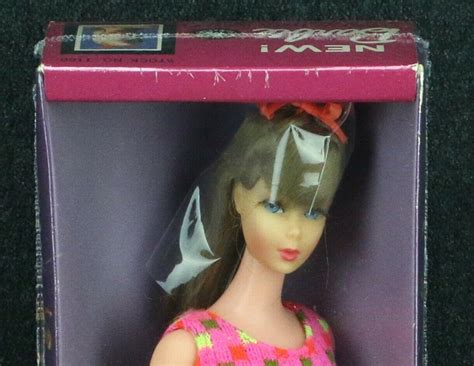 Barbie Mib Barbie Tnt Ash Blonde Artwork Piece Green Belt Nrfb A