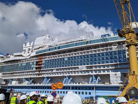 Icon Of The Seas Sneak Peek Inside Royal Caribbean S Next New Ship Amazing World Cruises