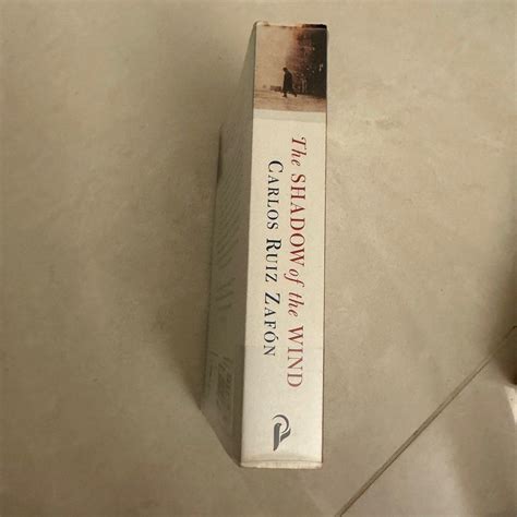 The Shadow of the Wind Carlos Ruiz Zafon 興趣及遊戲 書本 文具 小說 故事書