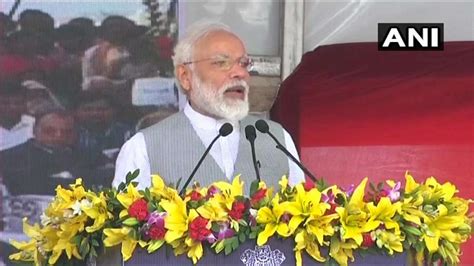 Pm Modi Inaugurates Delhi Metros Blue Line Extension In Noida