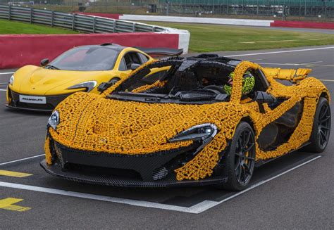Главное — Из LEGO собрали копию McLaren P1 в натуральную величину