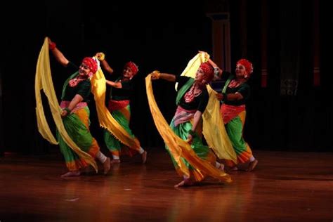 Dance | Poet’s spirit: West Bengal Dance Group Federation's Kobipronam ...