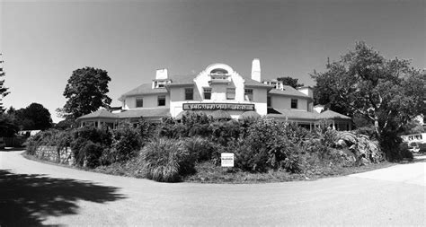 Lighthouse Inn - Meadow Court | New London Connecticut | Real Haunted Place