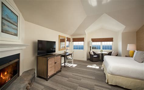 Cambria Lodging | FogCatcher Inn - Hotel Accommodations