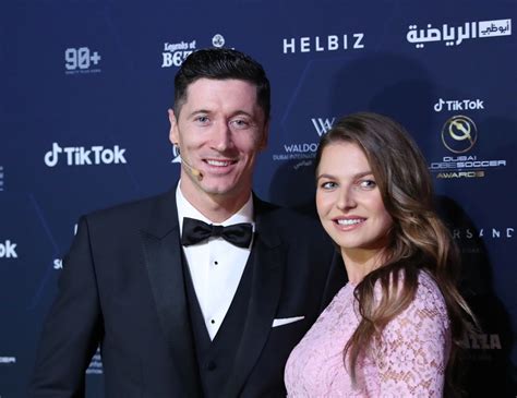 Anna Lewandowska Czarowa A Swoj Kreacj Na Gali W Dubaju Jej Cena Powala