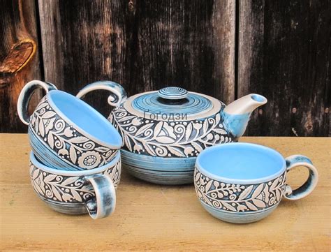 Посуд з розписом ручної роботи