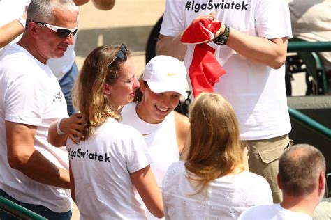 Iga Swiatek: Net worth, tennis career, rankings, family, coach and more