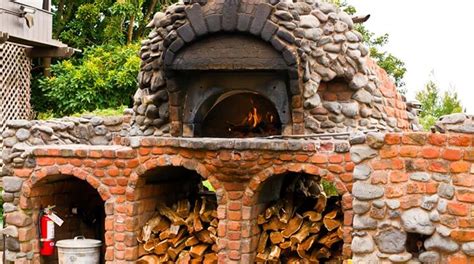 5 Reasons Why You Should Use Fire Bricks When Building A Pizza Oven