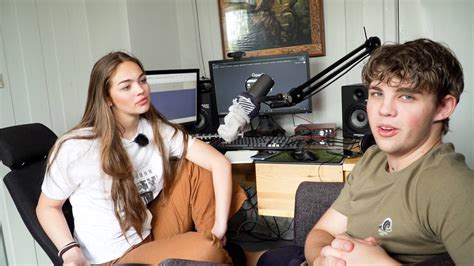 Lærer unge om sex med podkast NRK Vestfold og Telemark Lokale nyheter TV og radio