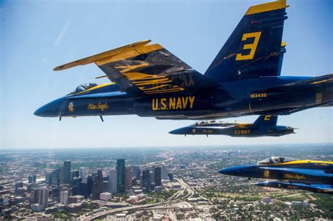 Us Blue Angels Names First Female Pilot In Squads History Ibtimes