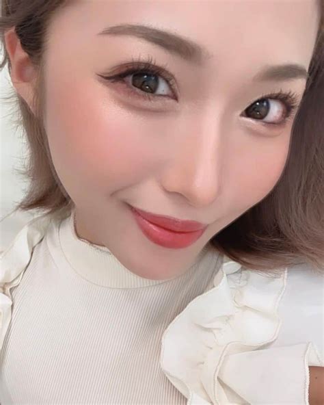 安藤京香さんのインスタグラム写真 安藤京香instagram「 何も載せるものもネタもないねん今日 写真と全く関係ないこと書こうと思ってんけどさ なんも思いつかんねんやん 毎日投稿し