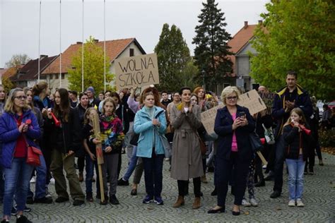 Kolejna Afera W Murowanej Go Linie Tym Razem Posz O O Dyrektork