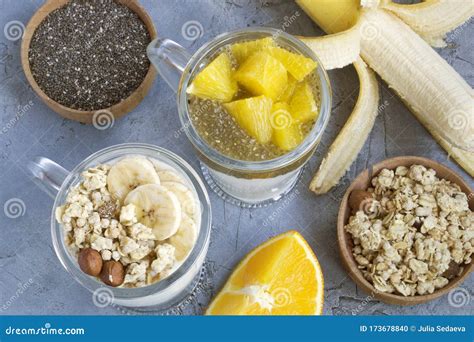 Yaourt Naturel Avec Des Graines De Chia Photo Stock Image Du Normal