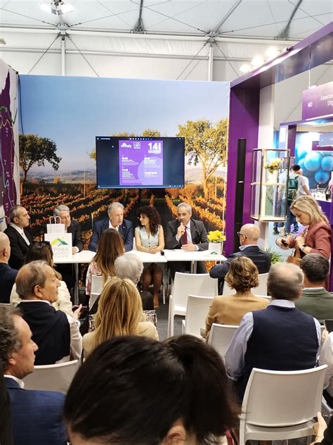 Vinitaly Lirpinia E Il Sannio Insieme Nel Mega Padiglione Corriere