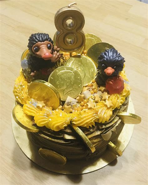 In 10 Minutes I Turned A Store Bought Cake Into An Adorable Niffler