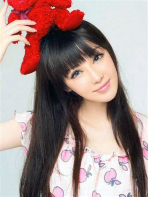 Ngỡ ngàng chiều cao khủng của hot girl các trường Đại học