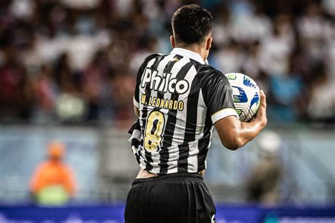 Diante Do Vasco Santos Tenta Voltar A Marcar Em Dois Jogos Seguidos