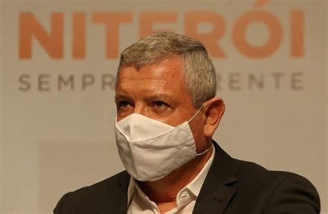 Prefeito De Niter I Sanciona Amplia O Do Programa Moeda Social Arariboia