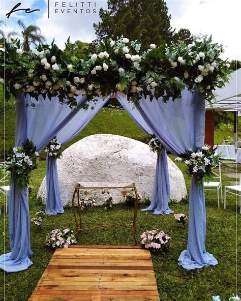 Cerimônia Azul Serenity para Casamento ao Ar Livre