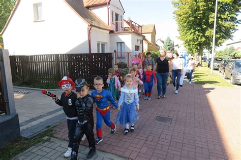 Parada postaci bajkowych Działdowo pl