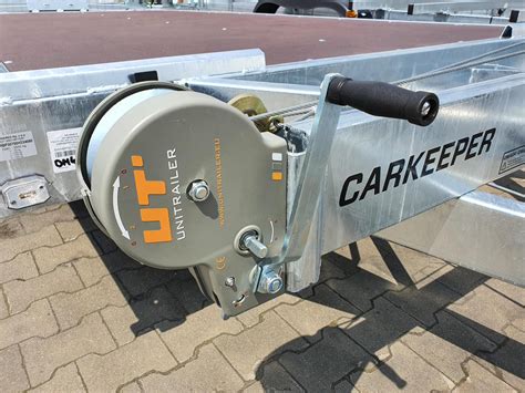 Treuil manuel avec câble en acier et boîtier UNITRAILER 1135 kg