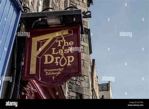 The Last Drop Pub in Edinburgh's Grassmarket Stock Photo - Alamy