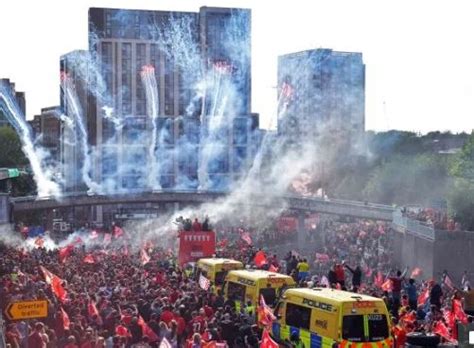 Wow See How Over 750000 Liverpool Fans Turned City Centre Red In