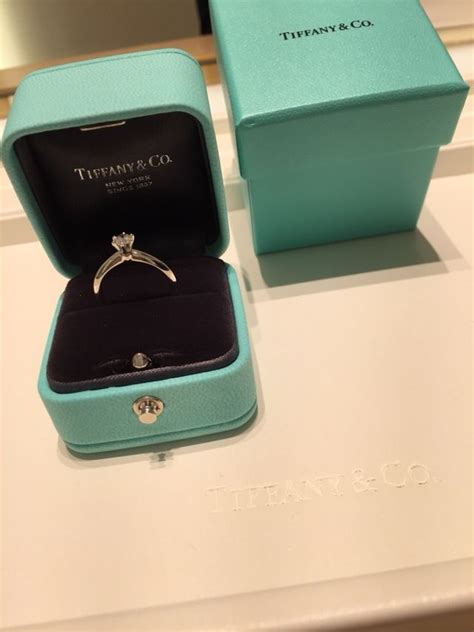 婚約指輪は、ティファニーセッティングと決めていましたがせっかくなのでティファニーtiffany And Coの婚約指輪の口コミ・評判