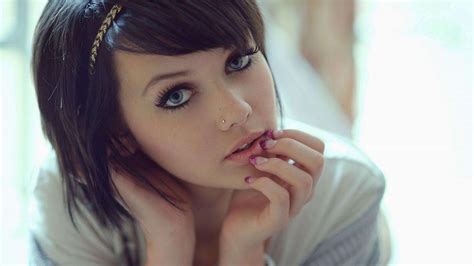 Nose Piercing - Piercing Pictures