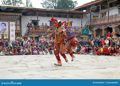 Masked Clowns At The Gangtey Monastery Gangteng Bhutan Editorial Image Image Of Black