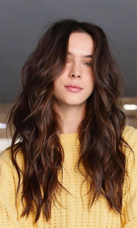 Cortes De Cabello Largo En Capas Para Mujeres Pelo Ondulado Mujer Cabello Largo En Capas