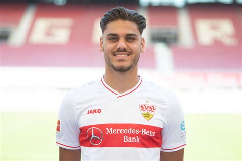 Mavropanos vor Pflichtspieldebüt für den VfB Stuttgart