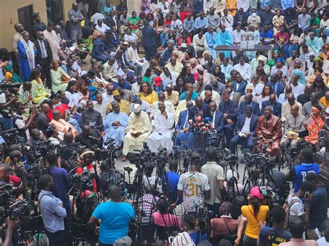 Présentation Du Livre Bilan Des 12 Ans De Macky Sall Le Discours