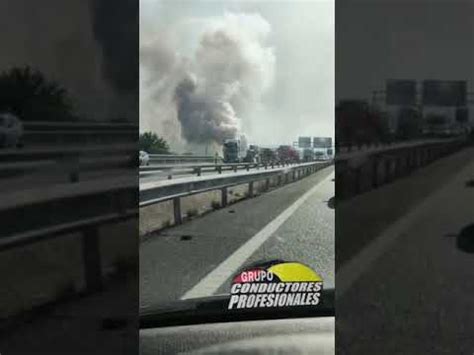 Grave Accidente Entre Dos Camiones En La A Zona Salida Ribarroja Youtube