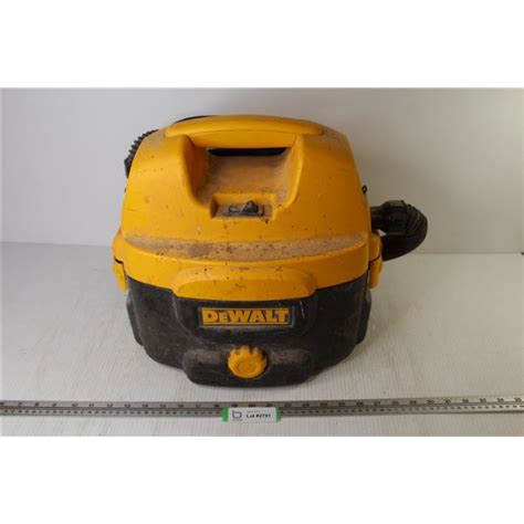 DeWalt Vacuum (working - missing attachments)