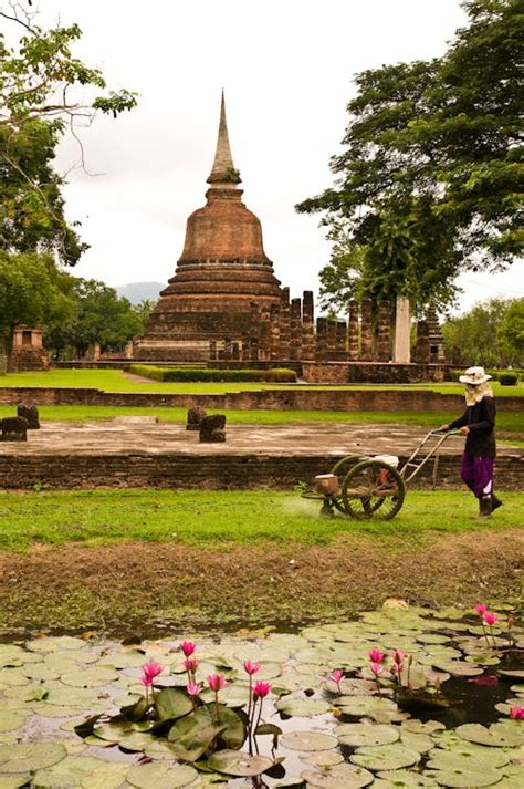 Angkor Wat Buddhist Temple · Free Stock Photo