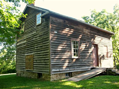 Dundas Valley Outdoors: The Griffin House – History in the Valley