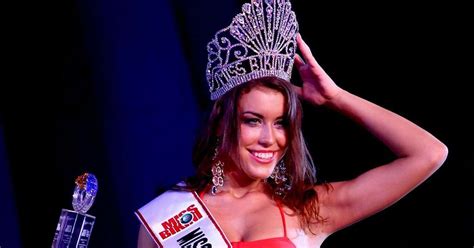 Polka Najpi Kniesz Kobiet Wiata Zosta A Miss Bikini