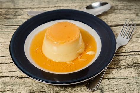 Flan de baunilha cream cheese é fácil de fazer confira o passo a