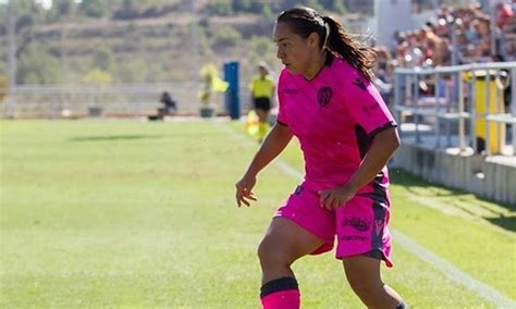 Charlyn Corral sigue en plan goleador Periódico AM