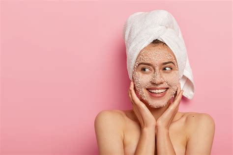 Esfoliare La Pelle I Benefici Dello Scrub E Il Rinnovo Cellulare