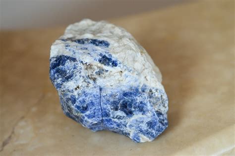 Sodalite How to identify it? - Rock Identify