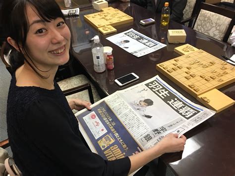 朝日新聞将棋取材班 On Twitter 村）朝日杯将棋オープン戦、控室に「羽生、連覇」の号外が届きました。一同、「はぶ、じゃないですよね」。